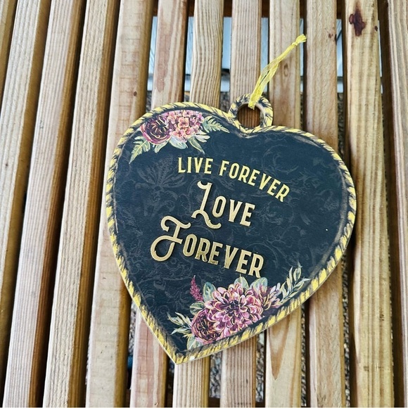 Michael's Halloween Wicked Garden Heart Gothic Live Forever Love Wall Art Plaque - Picture 11 of 12